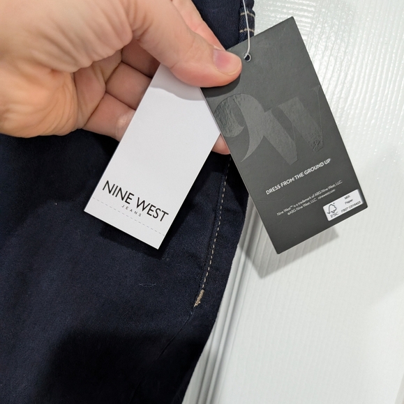 NWT Nine West Dark Wash High Rise Cuffed Bermuda Shorts in Size 20W - Picture 7 of 11